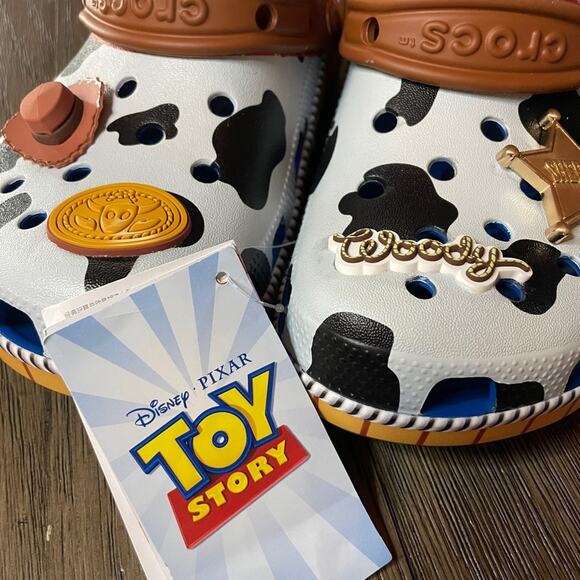 NWT Crocs Pixar Toy Story Woody size Junior 5 kids clogs - Picture 9 of 12